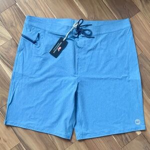 New Vineyard Vines Performance Board Shorts